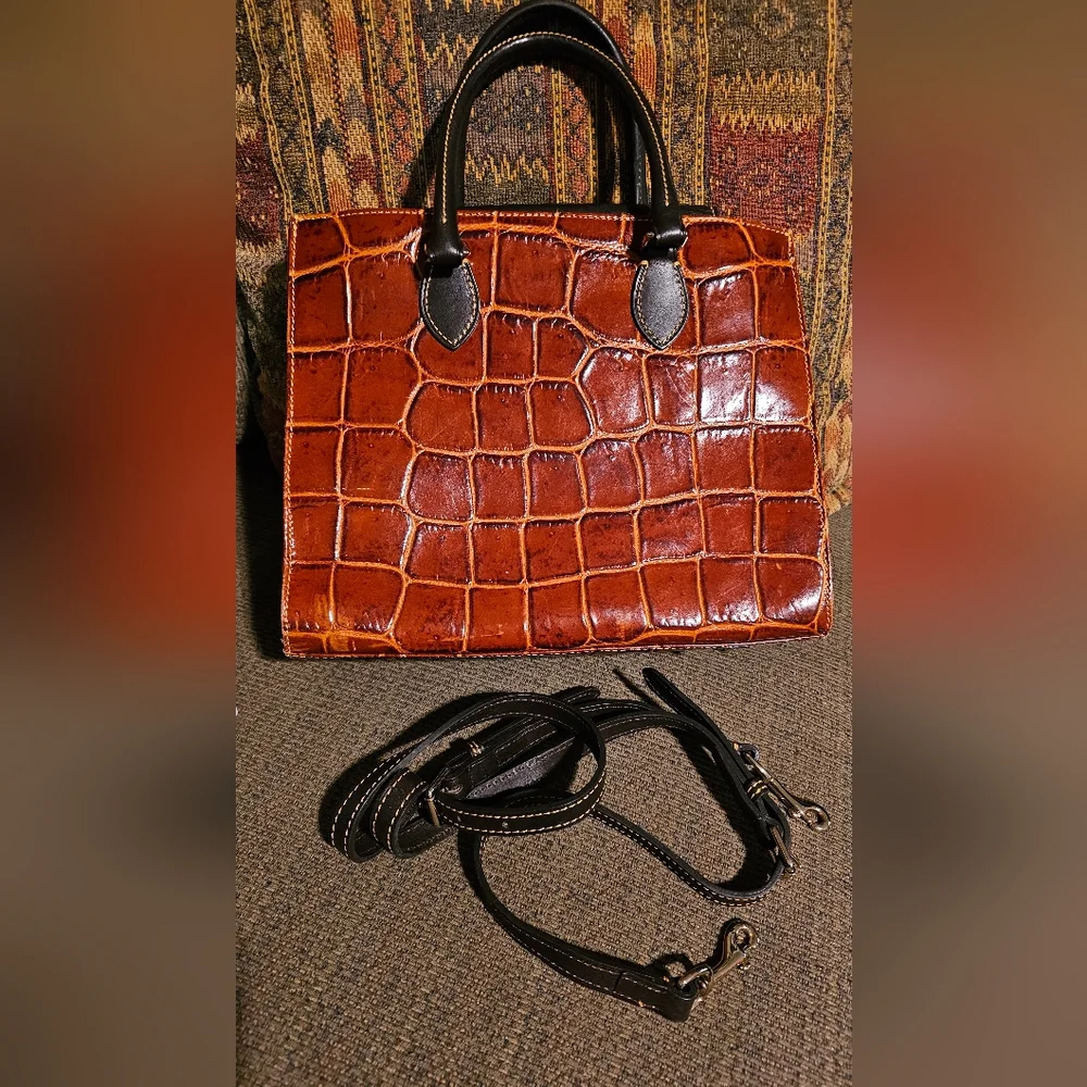 Dooney & Bourke Croc Embossed Learher Janine Handbag strap EUC - Picture 3 of 16